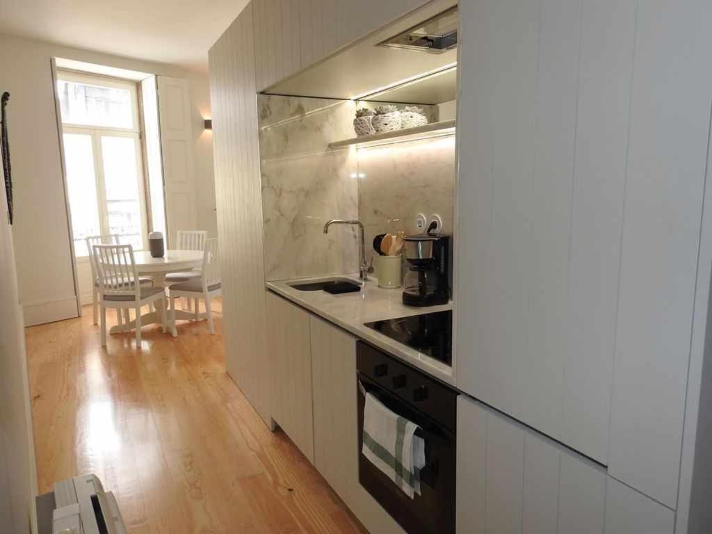 Oporto Delight 1 Luxury Apartment In Historic Center With Balcony Max 4 P Ngoại thất bức ảnh